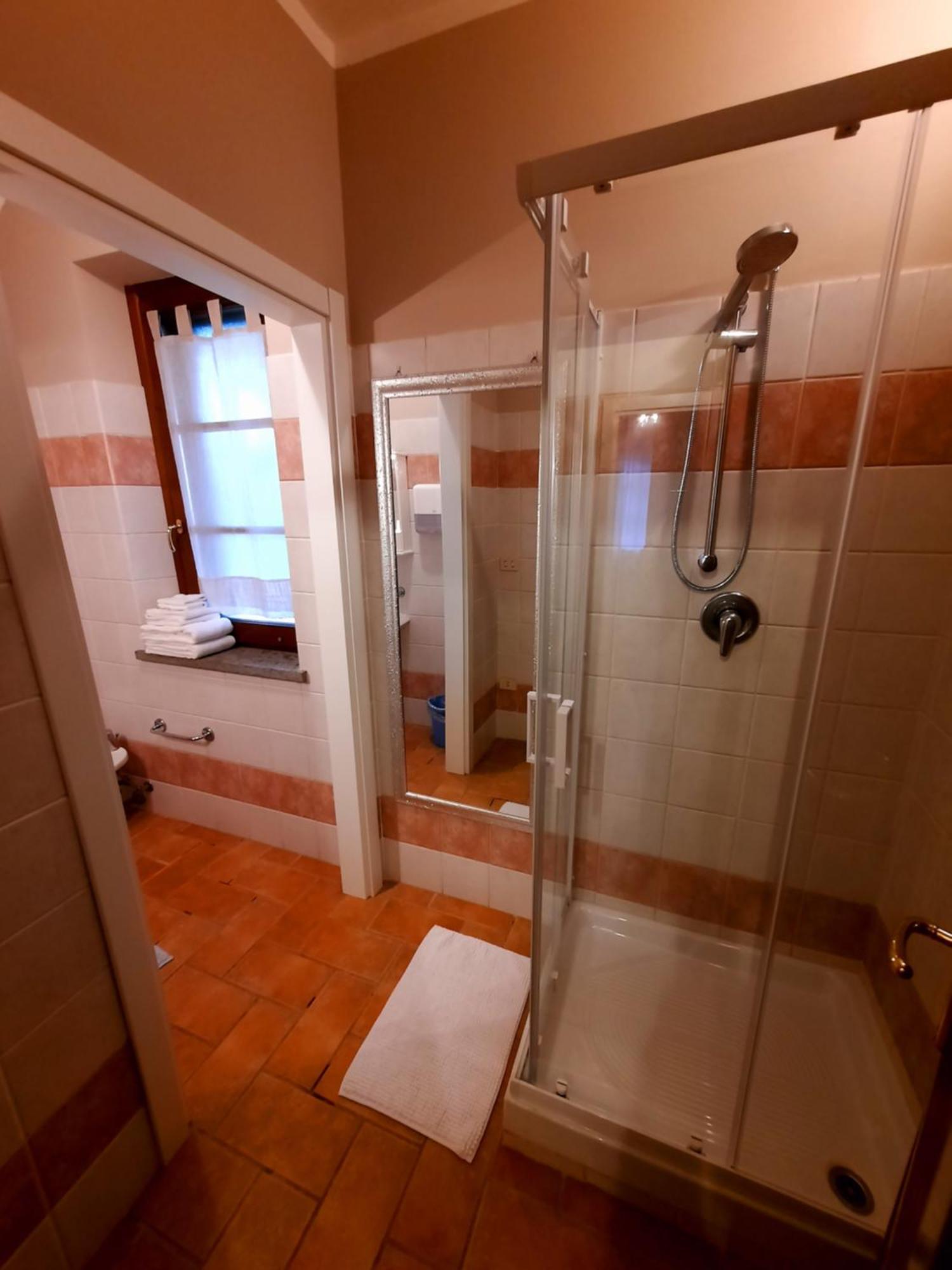 Leonaerdo Guests House Apartamento Panicale Quarto foto